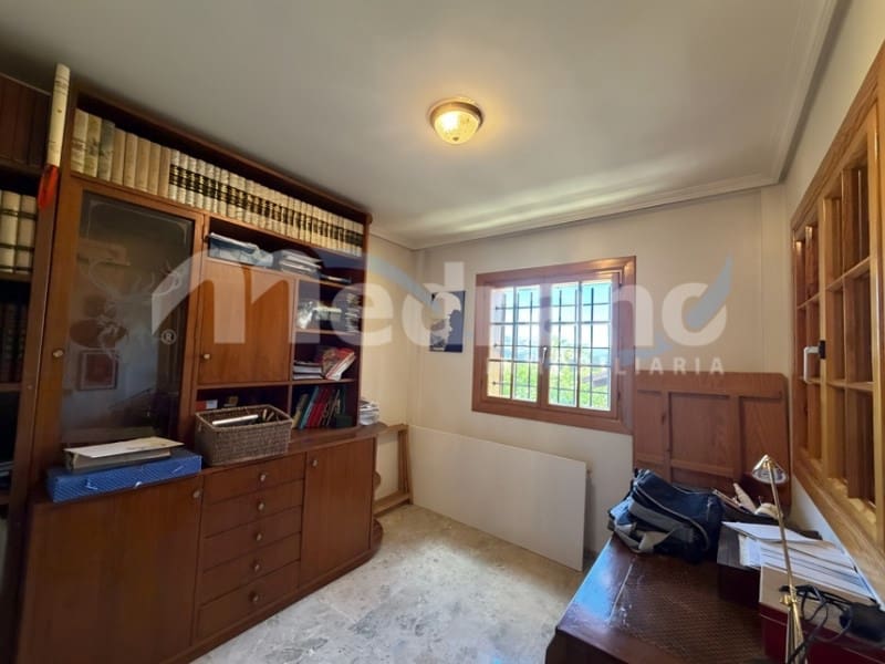 5 bedroom Villa for sale in Altea with pool garage - € 1,990,000 (Ref: 10131401)