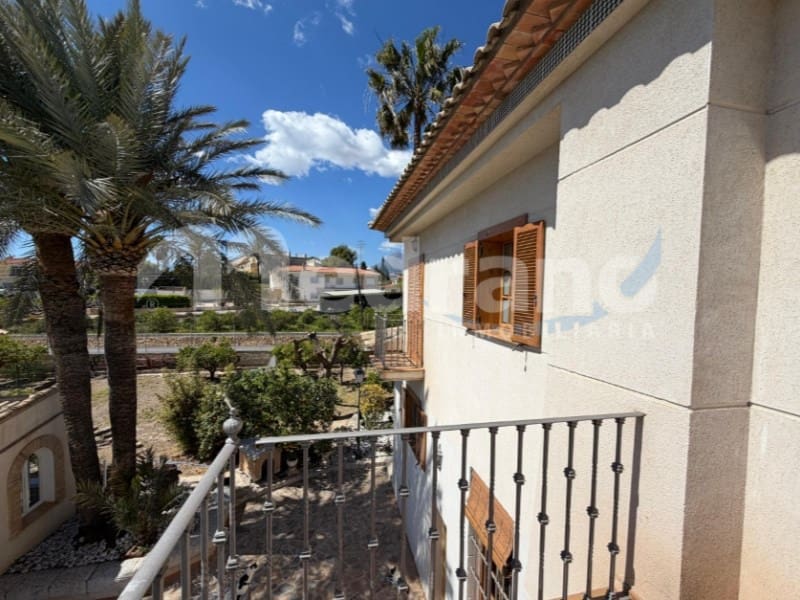 5 bedroom Villa for sale in Altea with pool garage - € 1,990,000 (Ref: 10131401)