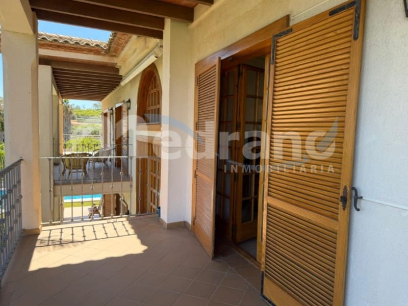 5 bedroom Villa for sale in Altea with pool garage - € 1,990,000 (Ref: 10131401)