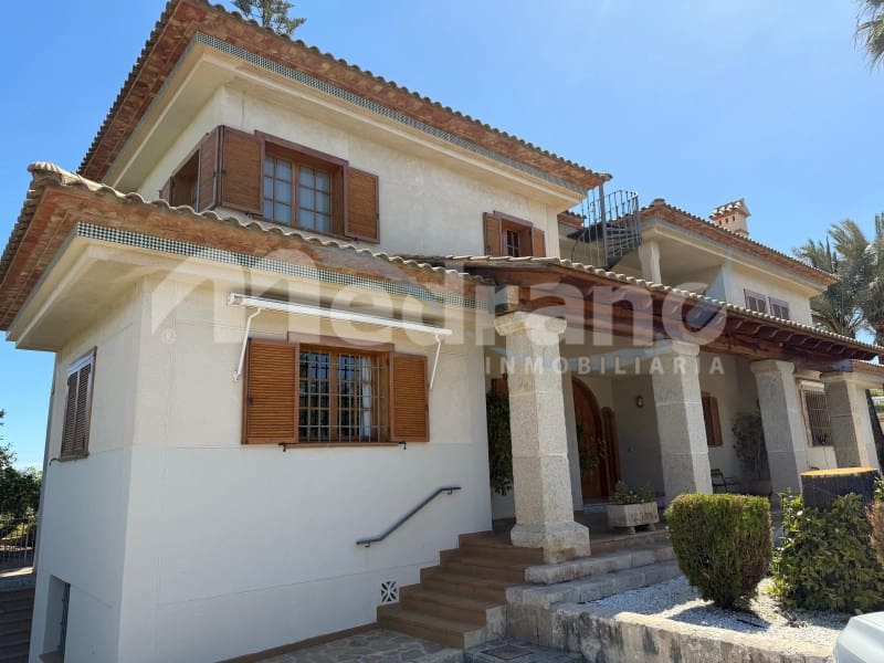 5 bedroom Villa for sale in Altea with pool garage - € 1,990,000 (Ref: 10131401)