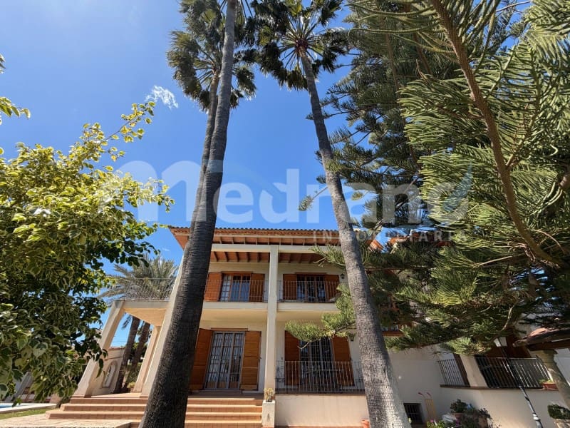 5 bedroom Villa for sale in Altea with pool garage - € 1,990,000 (Ref: 10131401)