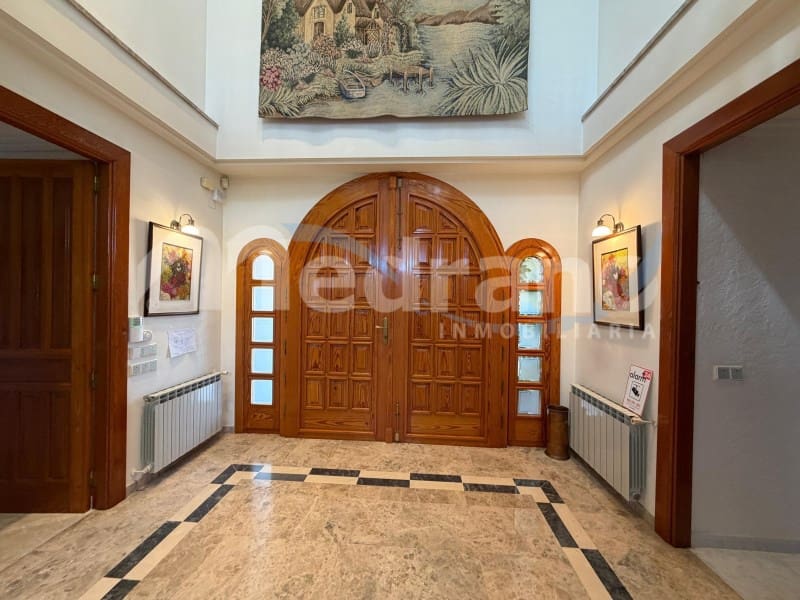 5 bedroom Villa for sale in Altea with pool garage - € 1,990,000 (Ref: 10131401)