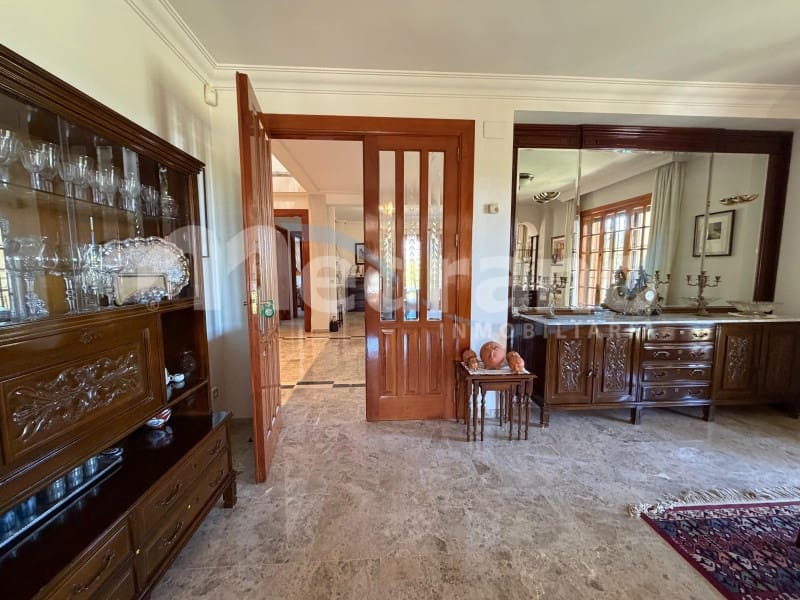 5 bedroom Villa for sale in Altea with pool garage - € 1,990,000 (Ref: 10131401)