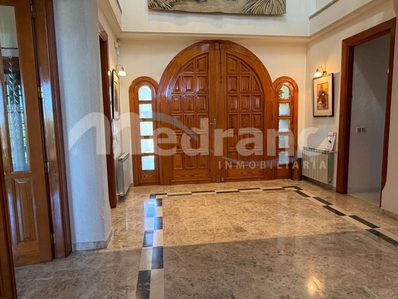 5 bedroom Villa for sale in Altea with pool garage - € 1,990,000 (Ref: 10131401)