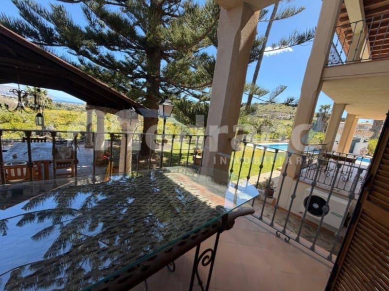 5 bedroom Villa for sale in Altea with pool garage - € 1,990,000 (Ref: 10131401)