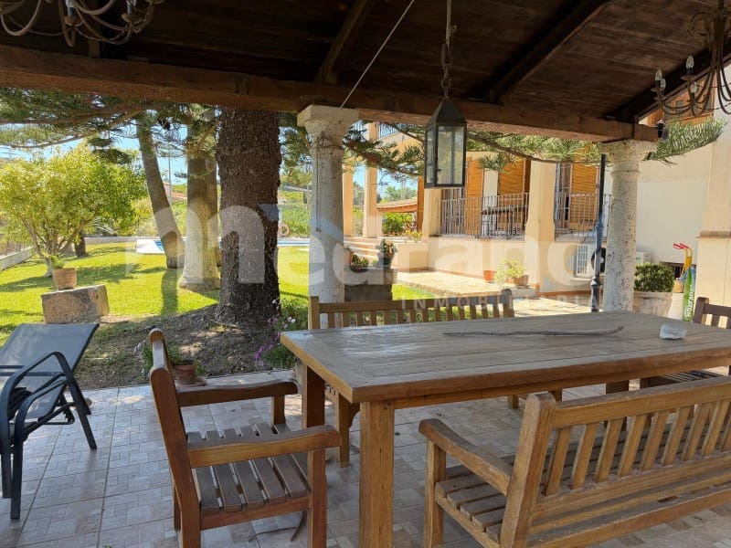 5 bedroom Villa for sale in Altea with pool garage - € 1,990,000 (Ref: 10131401)