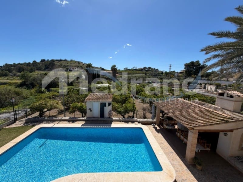 5 bedroom Villa for sale in Altea with pool garage - € 1,990,000 (Ref: 10131401)