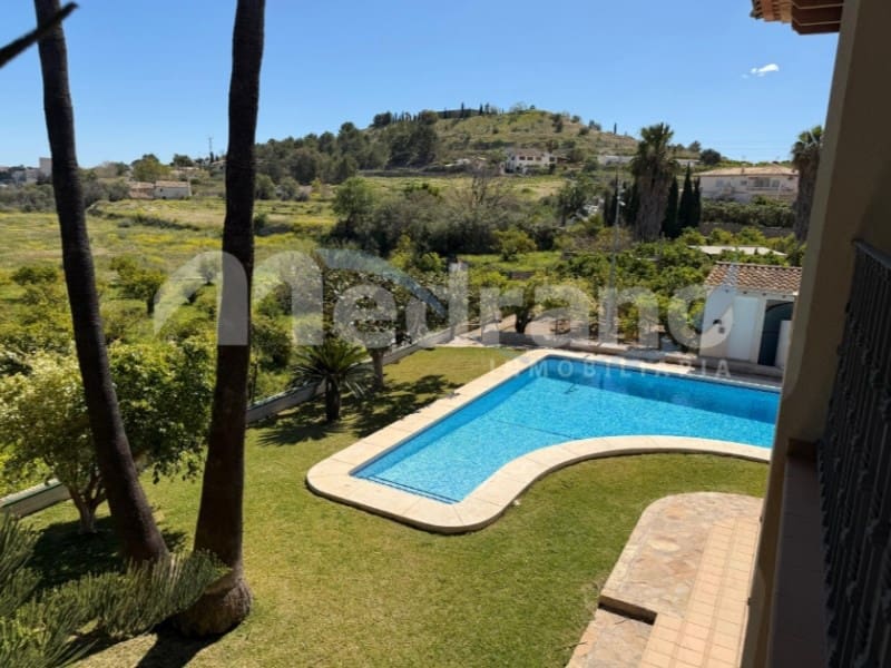 5 bedroom Villa for sale in Altea with pool garage - € 1,990,000 (Ref: 10131401)