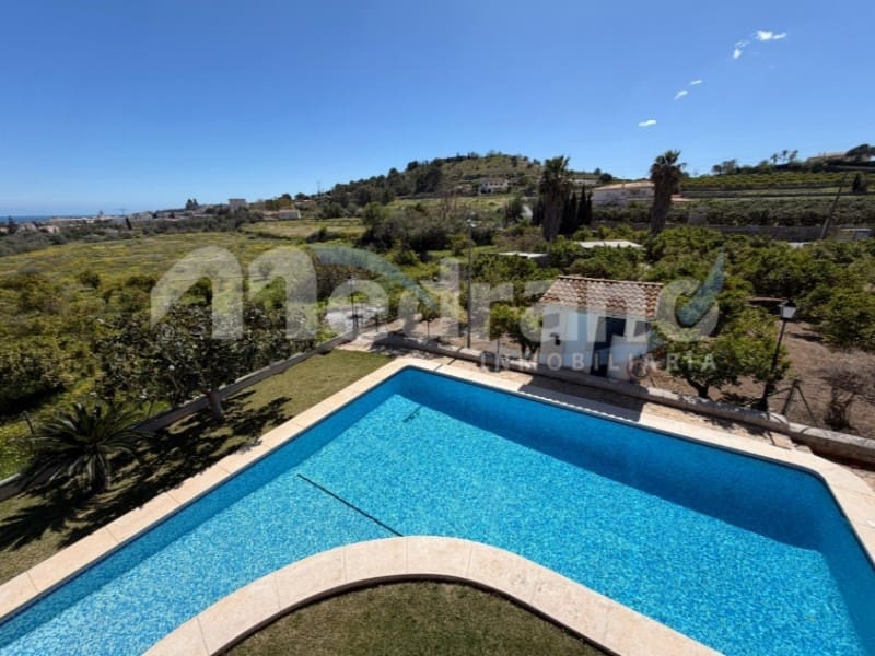 5 bedroom Villa for sale in Altea with pool garage - € 1,990,000 (Ref: 10131401)