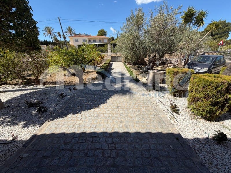 5 bedroom Villa for sale in Altea with pool garage - € 1,990,000 (Ref: 10131401)