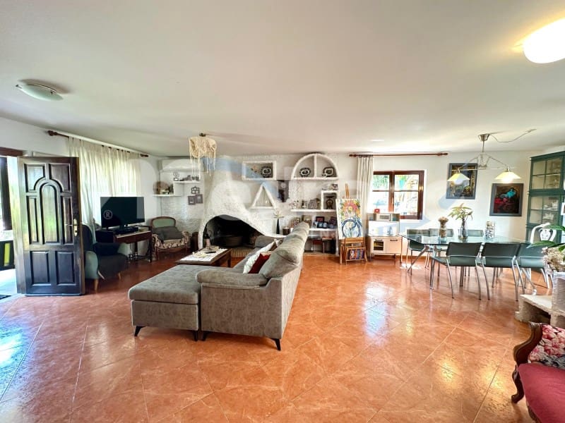 4 quarto Moradia para venda em Benidorm com piscina garagem - 710 000 € (Ref: 10131404)
