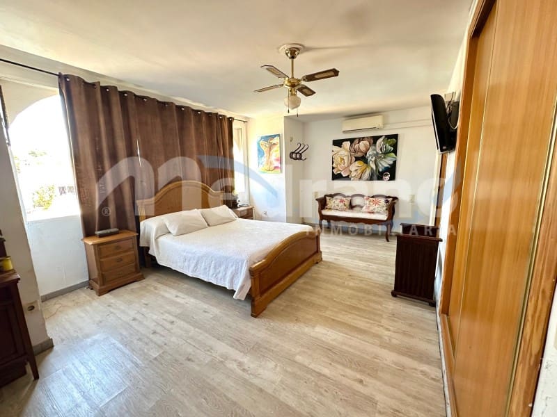 4 quarto Moradia para venda em Benidorm com piscina garagem - 710 000 € (Ref: 10131404)