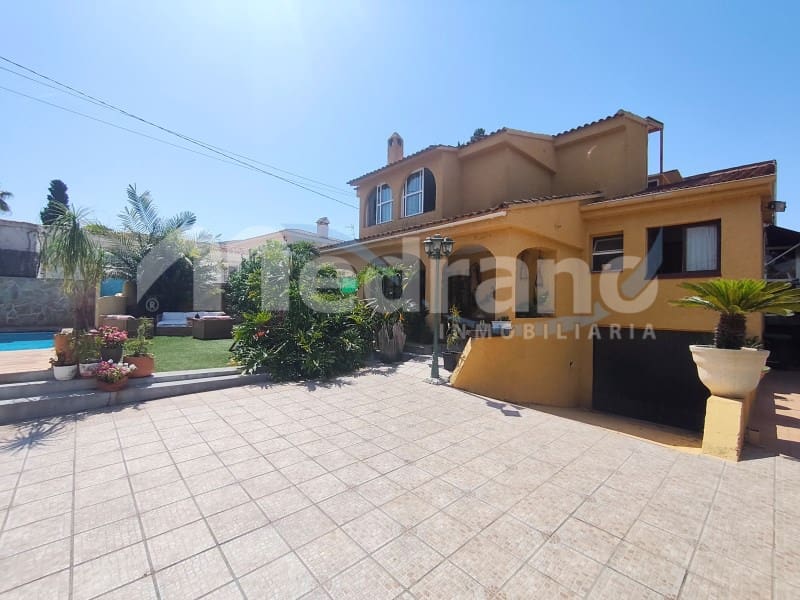 4 quarto Moradia para venda em Benidorm com piscina garagem - 710 000 € (Ref: 10131404)