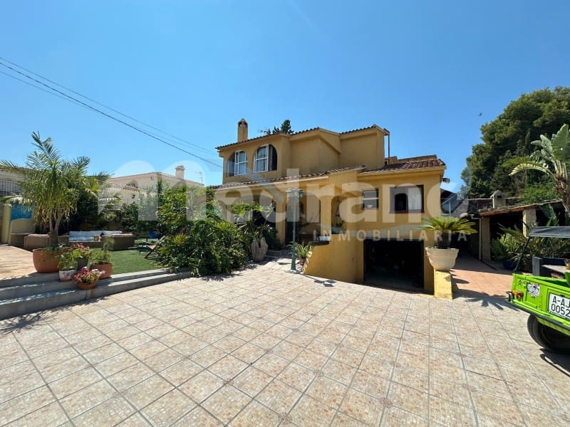 4 quarto Moradia para venda em Benidorm com piscina garagem - 710 000 € (Ref: 10131404)