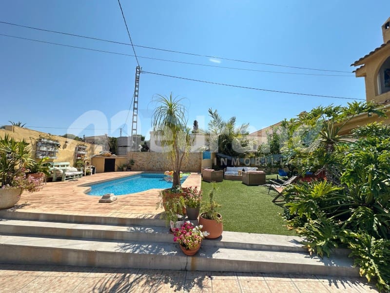 4 quarto Moradia para venda em Benidorm com piscina garagem - 710 000 € (Ref: 10131404)