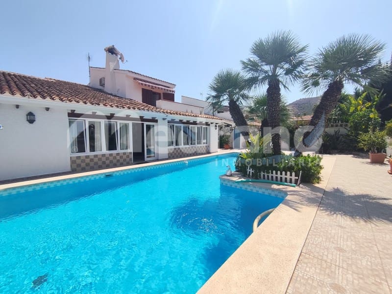 6 soveværelse Villa til salg i Benidorm med swimmingpool garage - € 745.000 (Ref: 10131405)