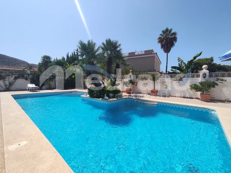 6 soveværelse Villa til salg i Benidorm med swimmingpool garage - € 745.000 (Ref: 10131405)