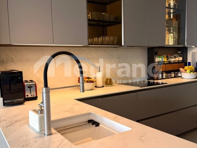 2 sypialnia Mieszkanie na sprzedaż w Playa Poniente, Benidorm z basenem garażem - 800 000 € (Ref: 10135937)