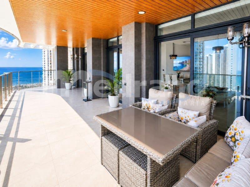 3 makuuhuone Asunto myytävänä paikassa Benidorm mukana uima-altaan 
autotalli - 1 150 000 € (Ref: 10157583)