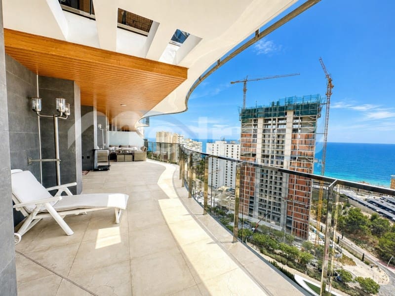 3 makuuhuone Asunto myytävänä paikassa Benidorm mukana uima-altaan 
autotalli - 1 150 000 € (Ref: 10157583)