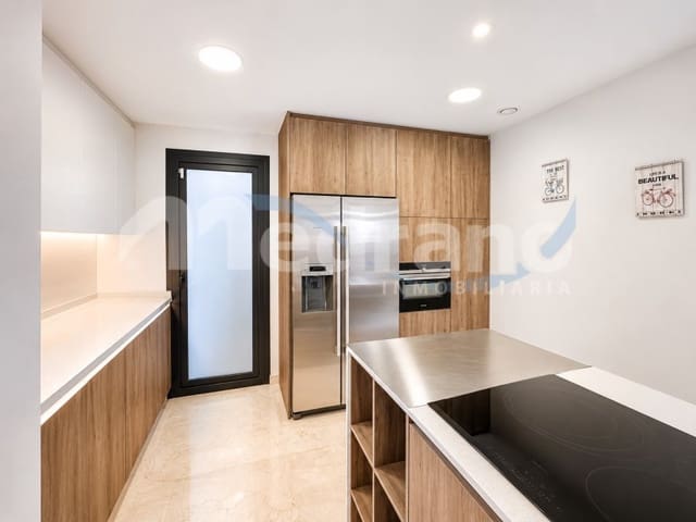 3 makuuhuone Asunto myytävänä paikassa Playa Poniente, Benidorm mukana uima-altaan 
autotalli - 1 150 000 € (Ref: 10157583)