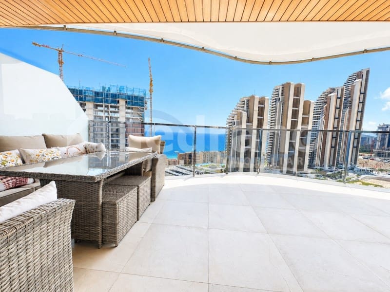 3 makuuhuone Asunto myytävänä paikassa Benidorm mukana uima-altaan 
autotalli - 1 150 000 € (Ref: 10157583)