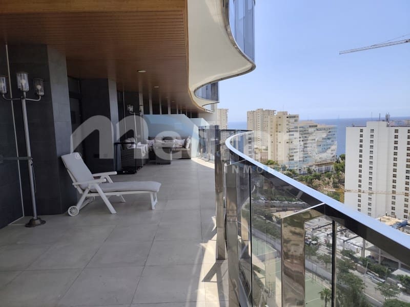 3 makuuhuone Asunto myytävänä paikassa Benidorm mukana uima-altaan 
autotalli - 1 150 000 € (Ref: 10157583)