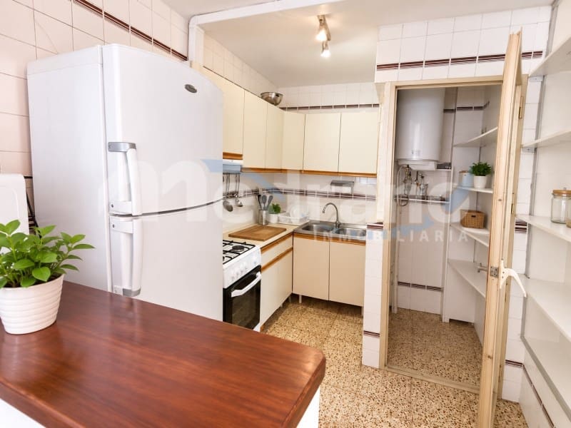 Piso de 2 habitaciones en Benidorm en venta con piscina garaje - 295.000 € (Ref: 10164836)