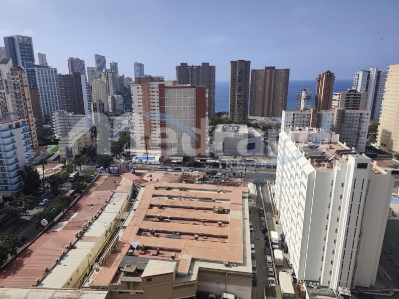 Piso de 2 habitaciones en Benidorm en venta con piscina garaje - 295.000 € (Ref: 10164836)