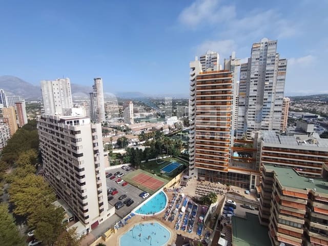 Piso de 2 habitaciones en Rincón de Loix, Benidorm en venta con piscina garaje - 295.000 € (Ref: 10164836)