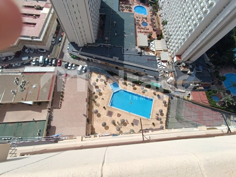 Piso de 2 habitaciones en Benidorm en venta con piscina garaje - 295.000 € (Ref: 10164836)