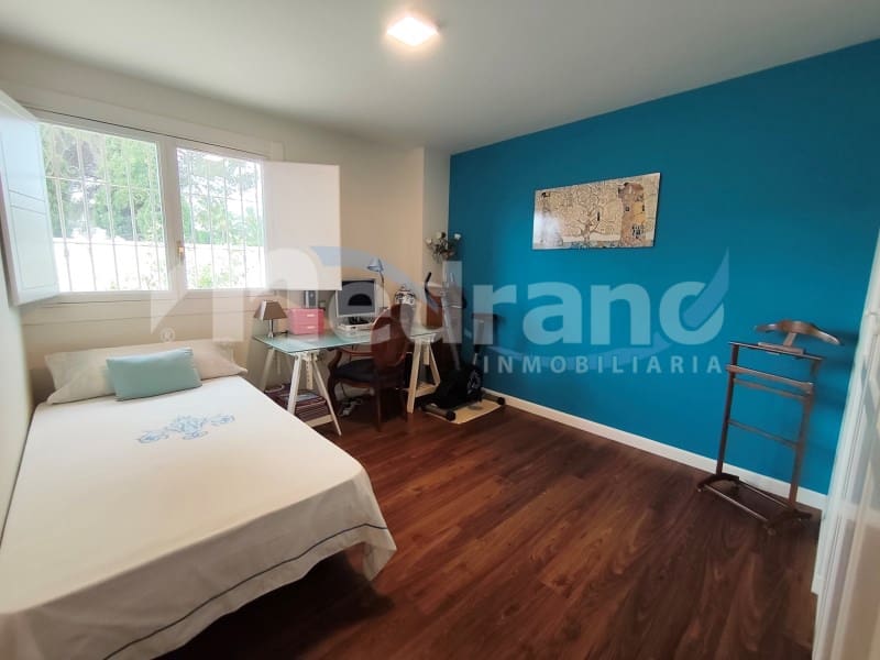 Chalet de 3 habitaciones en Benidorm en venta con piscina garaje - 970.000 € (Ref: 5426037)