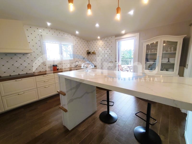 Chalet de 3 habitaciones en Benidorm en venta con piscina garaje - 970.000 € (Ref: 5426037)