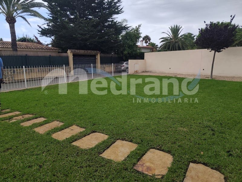 Chalet de 3 habitaciones en Benidorm en venta con piscina garaje - 970.000 € (Ref: 5426037)