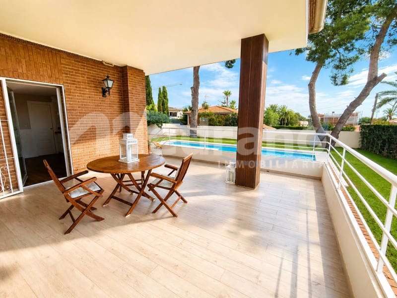 Chalet de 3 habitaciones en Benidorm en venta con piscina garaje - 970.000 € (Ref: 5426037)