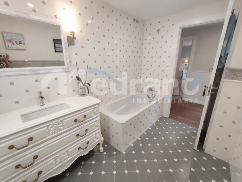 Chalet de 3 habitaciones en Benidorm en venta con piscina garaje - 970.000 € (Ref: 5426037)