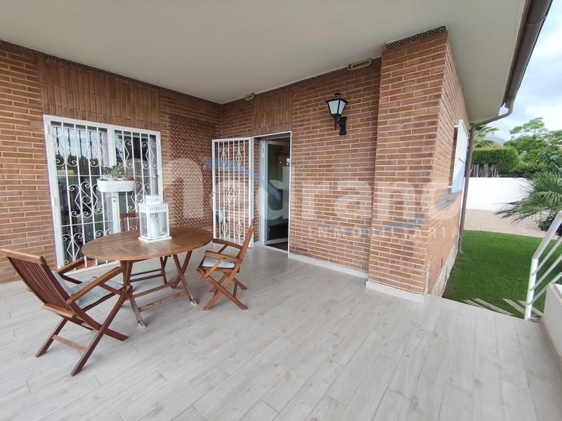 Chalet de 3 habitaciones en Benidorm en venta con piscina garaje - 970.000 € (Ref: 5426037)