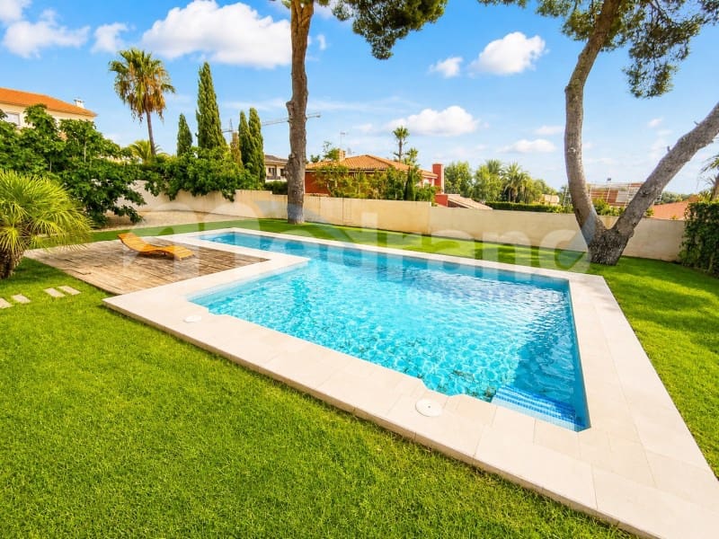 Chalet de 3 habitaciones en Benidorm en venta con piscina garaje - 970.000 € (Ref: 5426037)