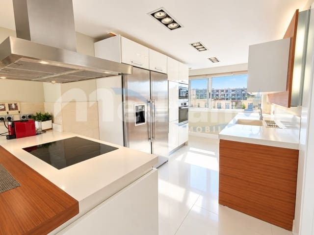 2 soveværelse Lejlighed til salg i Playa Levante, Benidorm - € 395.000 (Ref: 7099342)