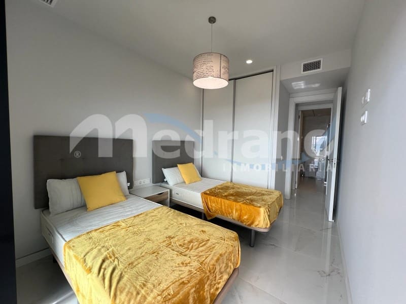 Piso de 2 habitaciones en Benidorm en alquiler con piscina garaje - 2.000 € (Ref: 8017049)