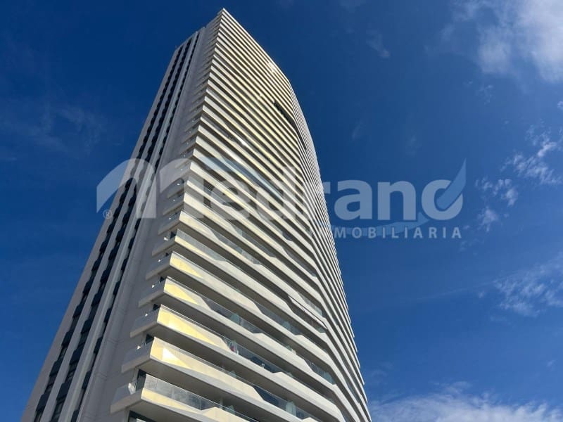 Piso de 2 habitaciones en Benidorm en alquiler con piscina garaje - 2.000 € (Ref: 8017049)