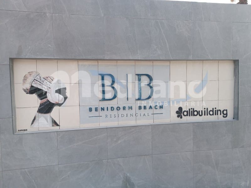 Piso de 2 habitaciones en Benidorm en alquiler con piscina garaje - 2.000 € (Ref: 8017049)