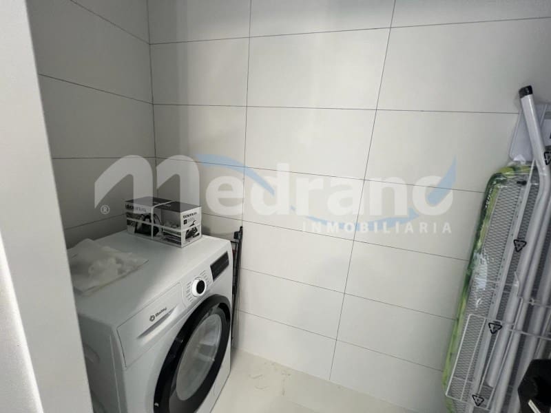 Piso de 2 habitaciones en Benidorm en alquiler con piscina garaje - 2.000 € (Ref: 8017049)