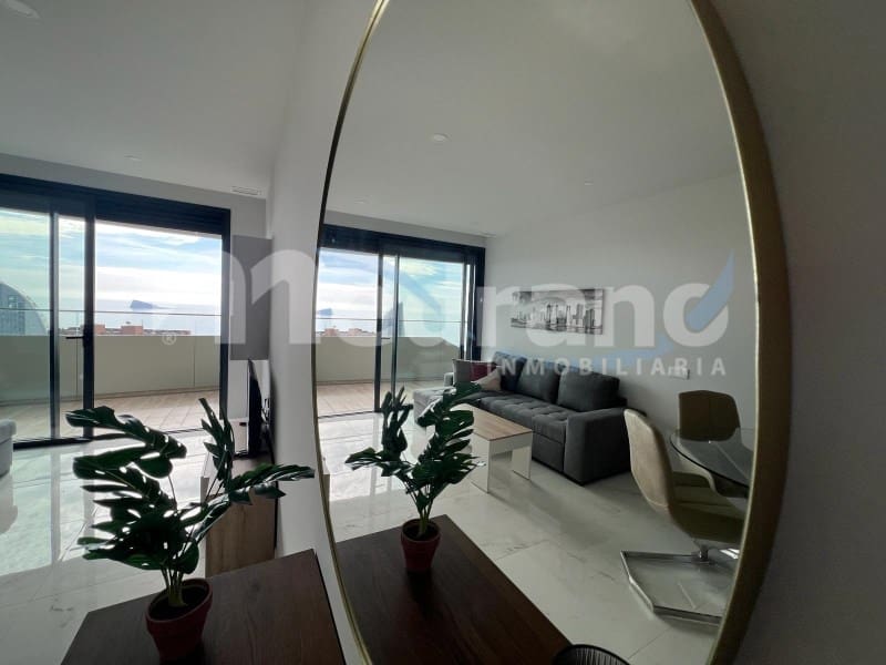 Piso de 2 habitaciones en Benidorm en alquiler con piscina garaje - 2.000 € (Ref: 8017049)