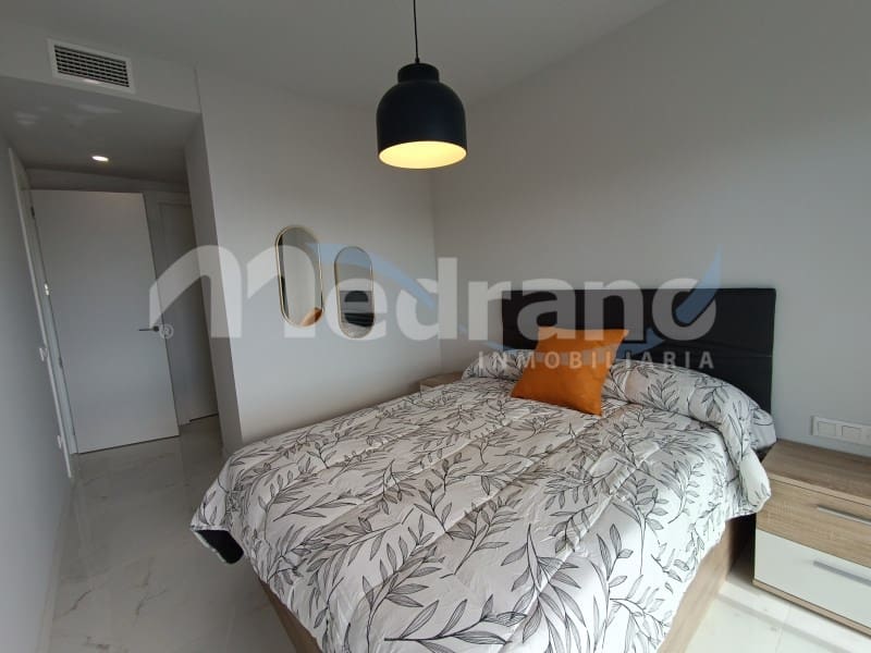 Piso de 2 habitaciones en Benidorm en alquiler con piscina garaje - 2.000 € (Ref: 8017049)