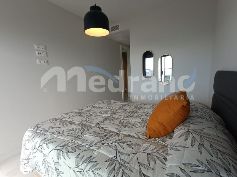 Piso de 2 habitaciones en Benidorm en alquiler con piscina garaje - 2.000 € (Ref: 8017049)