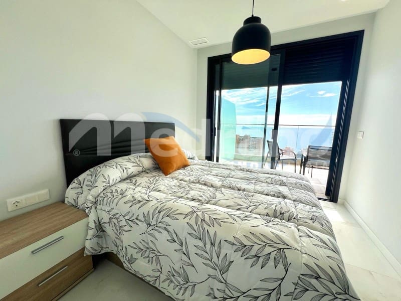 Piso de 2 habitaciones en Benidorm en alquiler con piscina garaje - 2.000 € (Ref: 8017049)