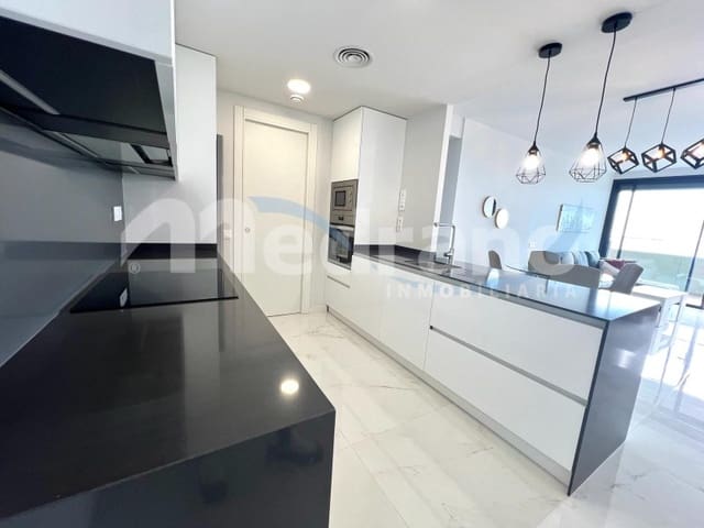 Piso de 2 habitaciones en Playa Poniente, Benidorm en alquiler con piscina garaje - 2.000 € (Ref: 8017049)