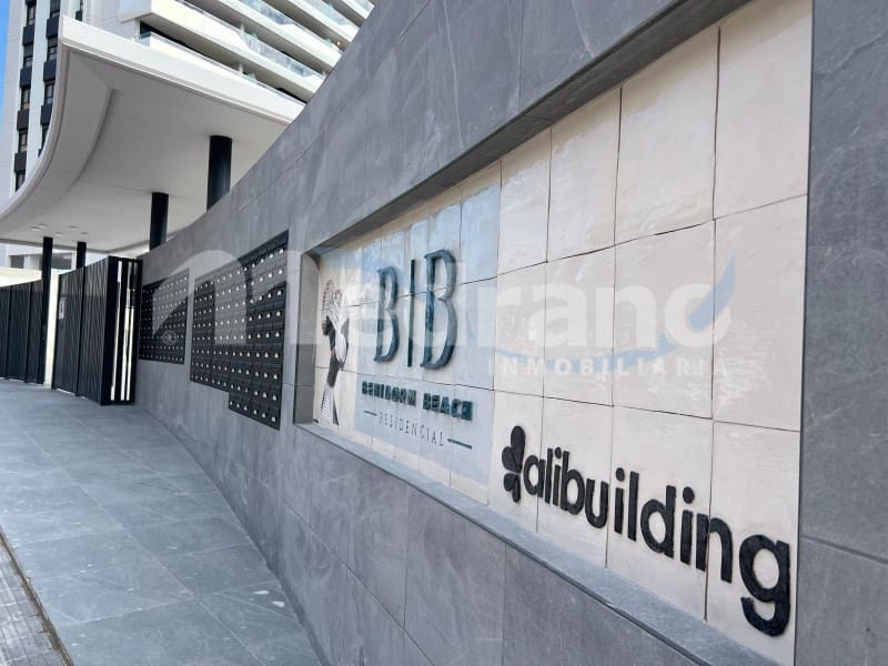 Piso de 2 habitaciones en Benidorm en alquiler con piscina garaje - 2.000 € (Ref: 8017049)