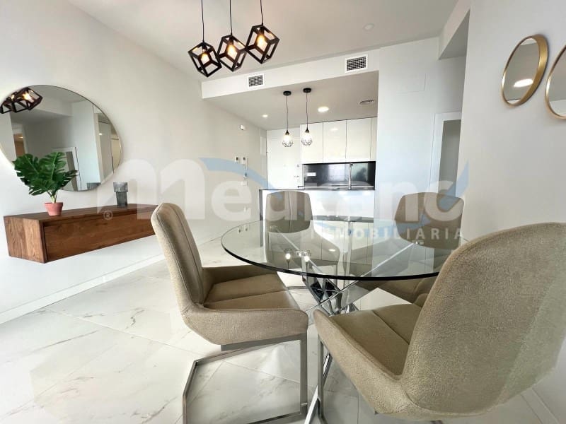 Piso de 2 habitaciones en Benidorm en alquiler con piscina garaje - 2.000 € (Ref: 8017049)